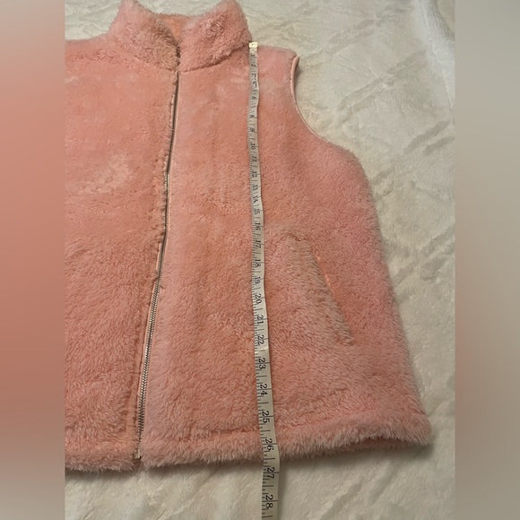 🤍 super soft, super fluffy extra warm peach vest🤍 - Picture 7 of 9